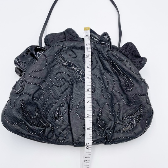 Vintage 80s Miriam Black Leather Ruffle Trim Textured Beaded Clam Shell Purse - Picture 10 of 10